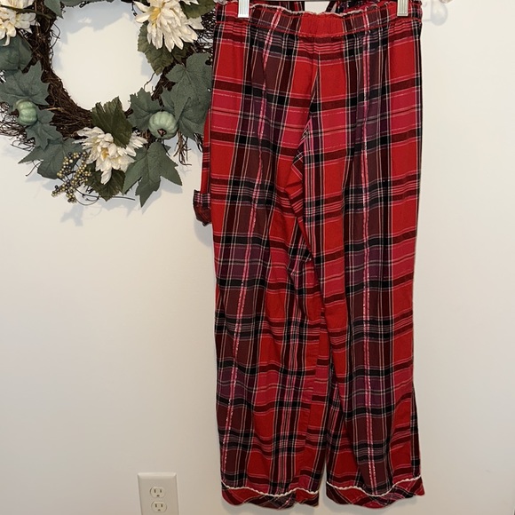 Victoria’s Secret Holiday Edition Flannel Pajama Set - Picture 9 of 10